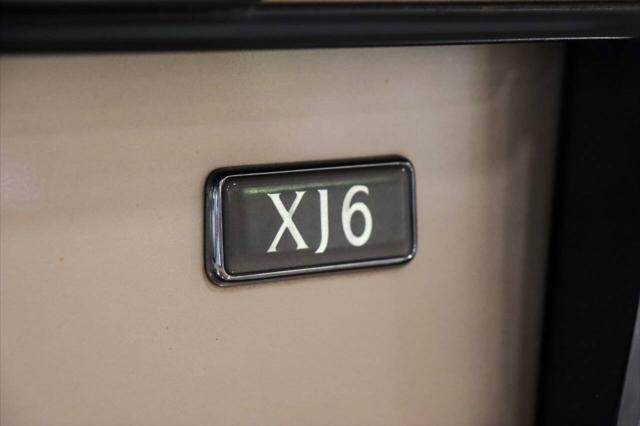 Photo of 1994 Gold Jaguar XJ6