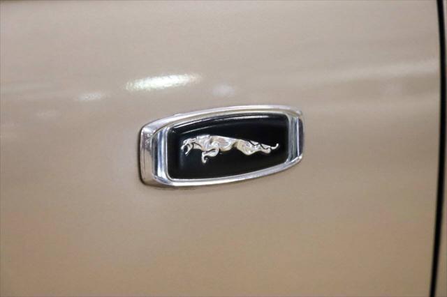 Photo of 1994 Gold Jaguar XJ6