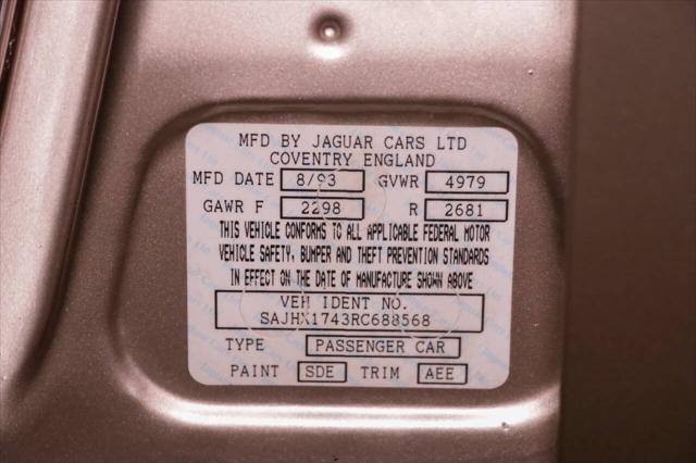 Photo of 1994 Gold Jaguar XJ6