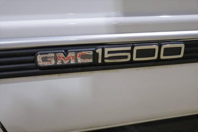 Photo of 1998 White GMC Sierra 1500