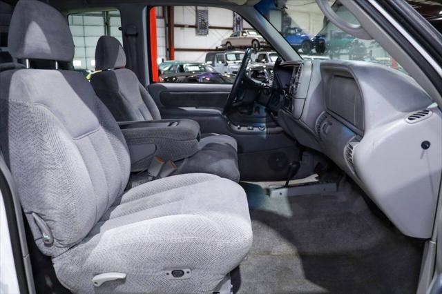 Photo of 1998 White GMC Sierra 1500