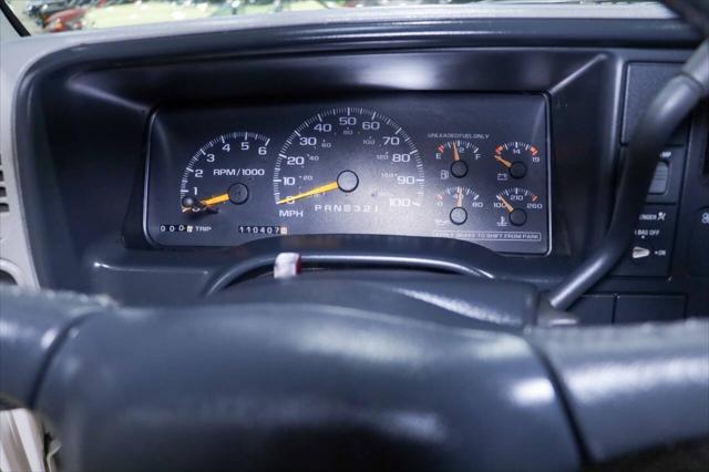 Photo of 1998 White GMC Sierra 1500
