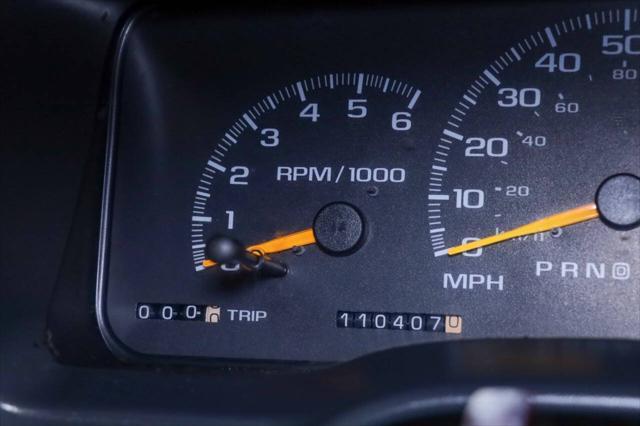 Photo of 1998 White GMC Sierra 1500