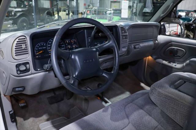 Photo of 1998 White GMC Sierra 1500