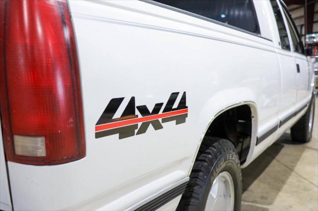 Photo of 1998 White GMC Sierra 1500