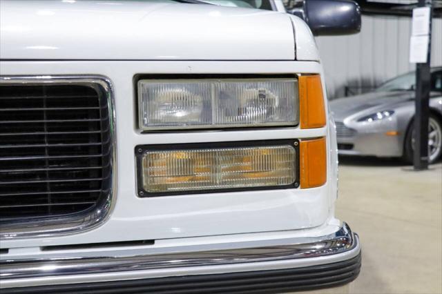 Photo of 1998 White GMC Sierra 1500