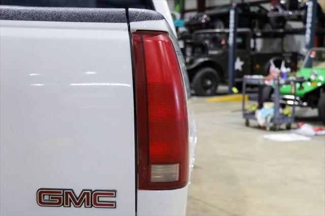 Photo of 1998 White GMC Sierra 1500