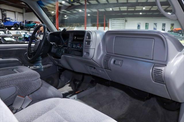 Photo of 1998 White GMC Sierra 1500