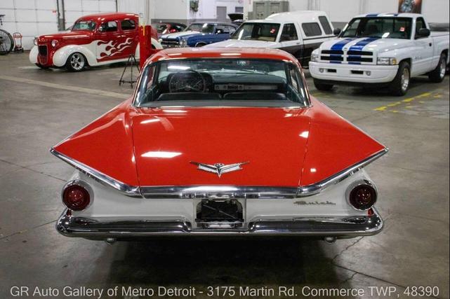 Photo of 1959 Artic White and Tampico Red Buick LeSabre