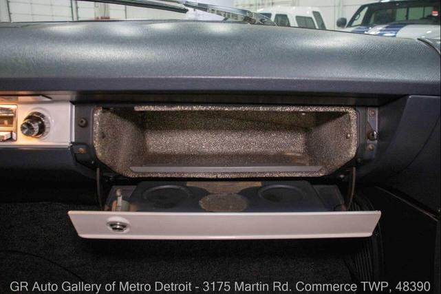 Photo of 1959 Artic White and Tampico Red Buick LeSabre