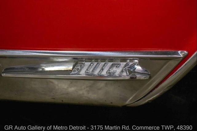 Photo of 1959 Artic White and Tampico Red Buick LeSabre