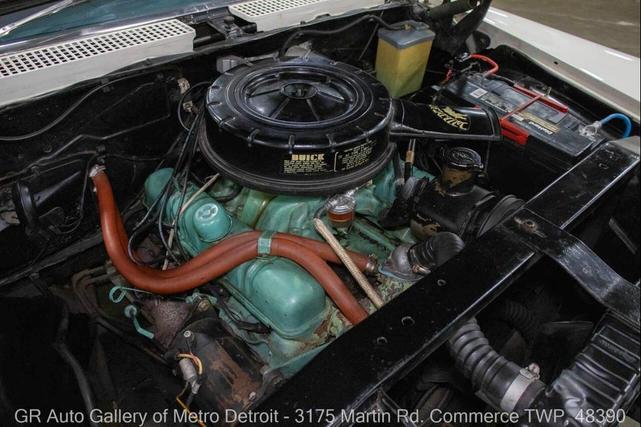 Photo of 1959 Artic White and Tampico Red Buick LeSabre