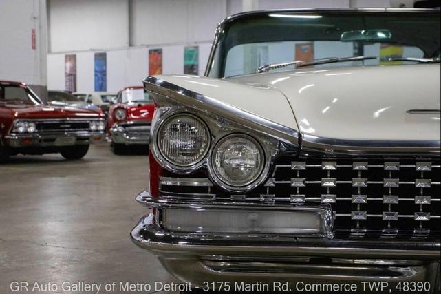 Photo of 1959 Artic White and Tampico Red Buick LeSabre