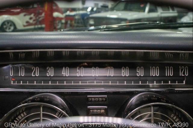 Photo of 1959 Artic White and Tampico Red Buick LeSabre