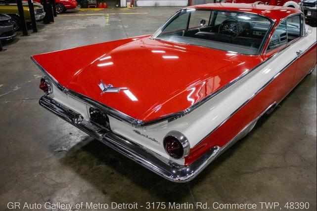 Photo of 1959 Artic White and Tampico Red Buick LeSabre