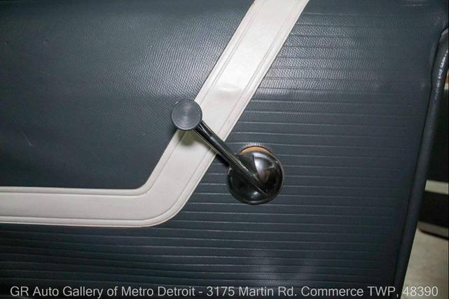 Photo of 1959 Artic White and Tampico Red Buick LeSabre
