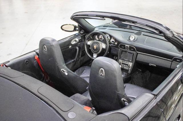 Photo of 2006 Black Porsche 911