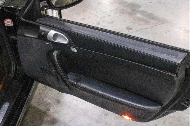 Photo of 2006 Black Porsche 911