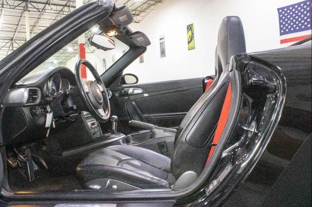 Photo of 2006 Black Porsche 911