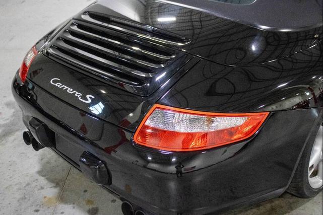 Photo of 2006 Black Porsche 911