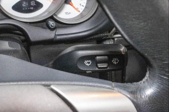 Photo of 2006 Black Porsche 911