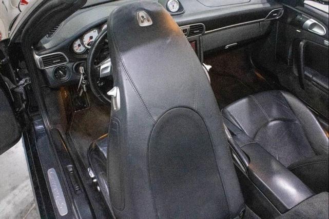 Photo of 2006 Black Porsche 911