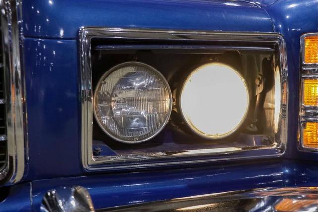 Photo of 1977 Blue Ford LTD