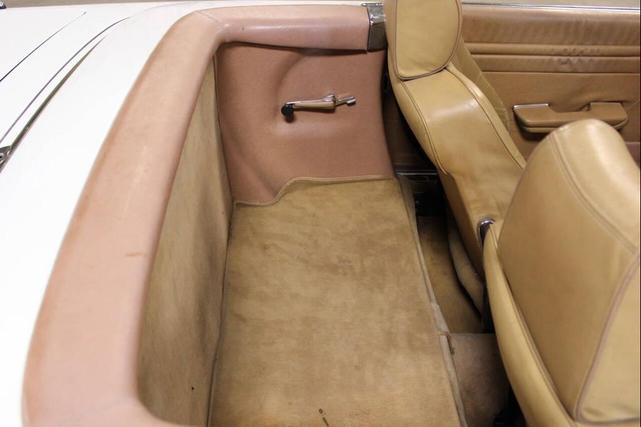 Photo of 1989 White Mercedes-Benz S-Class
