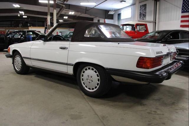 Photo of 1989 White Mercedes-Benz S-Class