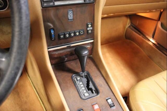Photo of 1989 White Mercedes-Benz S-Class