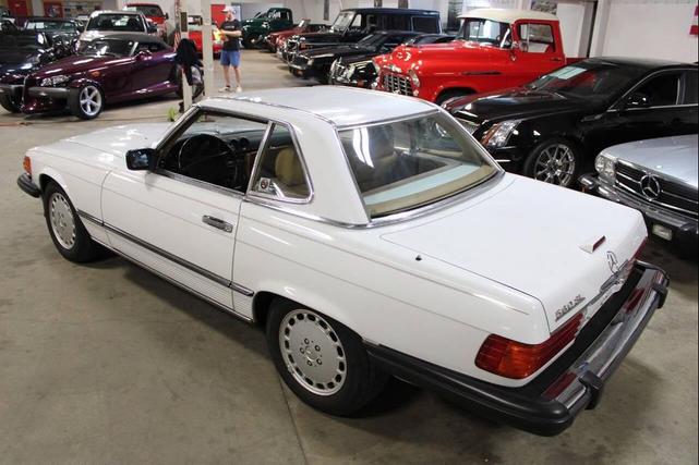 Photo of 1989 White Mercedes-Benz S-Class