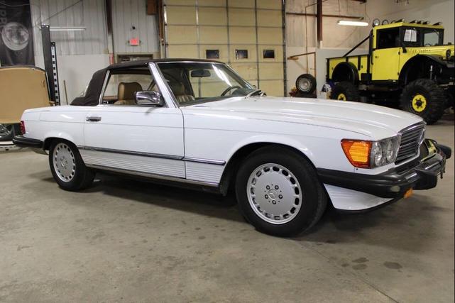 Photo of 1989 White Mercedes-Benz S-Class