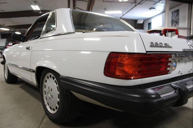 Photo of 1989 White Mercedes-Benz S-Class