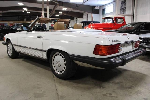 Photo of 1989 White Mercedes-Benz S-Class