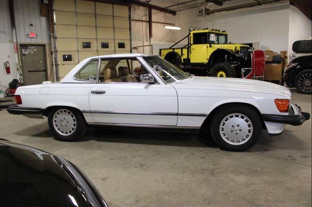 Photo of 1989 White Mercedes-Benz S-Class