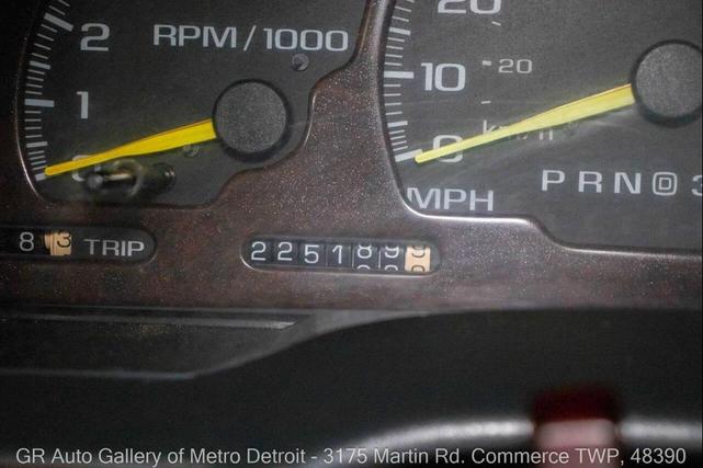 Photo of 1996 Gray Chevrolet Tahoe