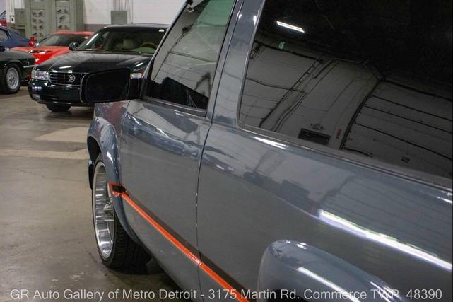 Photo of 1996 Gray Chevrolet Tahoe