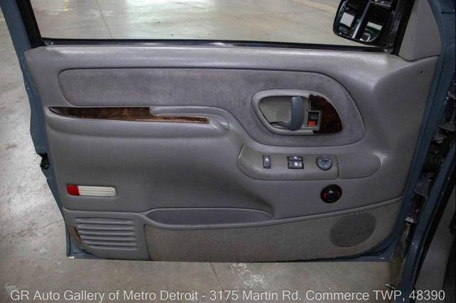 Photo of 1996 Gray Chevrolet Tahoe