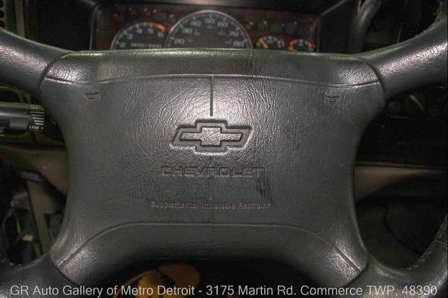 Photo of 1996 Gray Chevrolet Tahoe