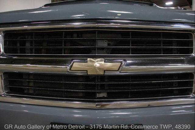 Photo of 1996 Gray Chevrolet Tahoe