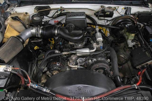 Photo of 1996 Gray Chevrolet Tahoe