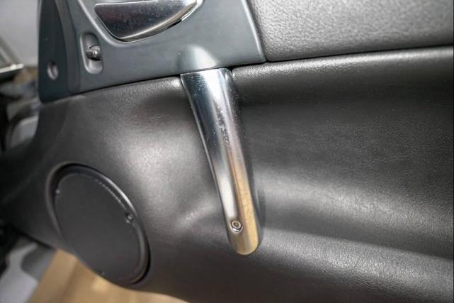 Photo of 2004 Silver Dodge Viper