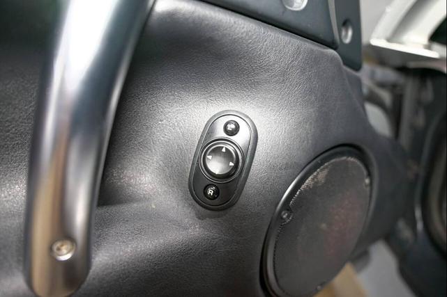 Photo of 2004 Silver Dodge Viper