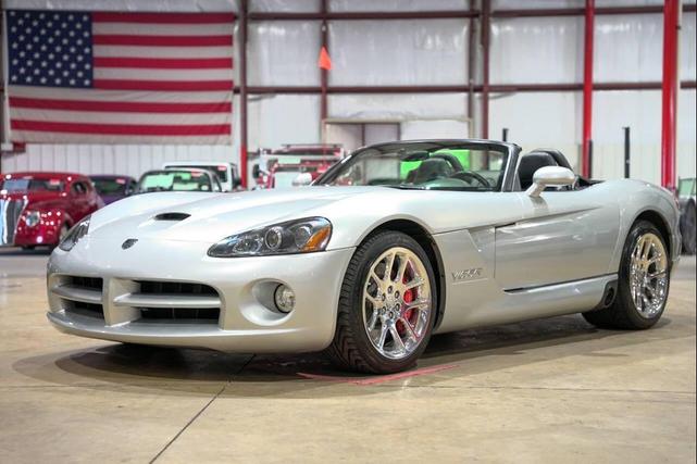 Photo of 2004 Silver Dodge Viper