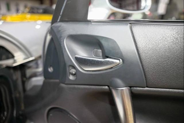 Photo of 2004 Silver Dodge Viper