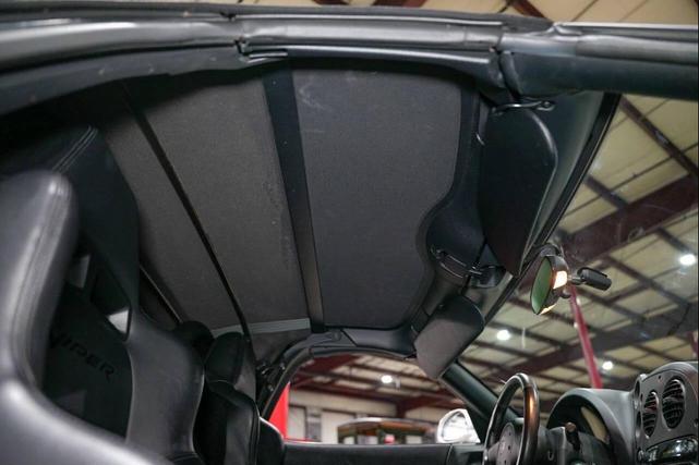 Photo of 2004 Silver Dodge Viper