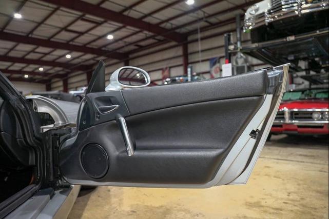 Photo of 2004 Silver Dodge Viper