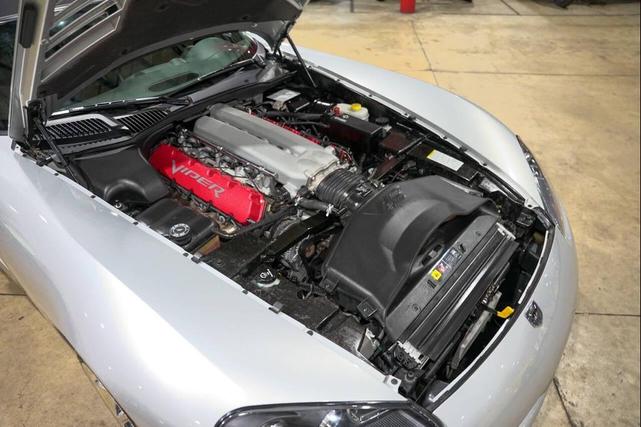 Photo of 2004 Silver Dodge Viper