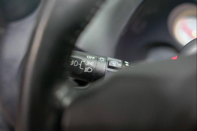 Photo of 2004 Silver Dodge Viper