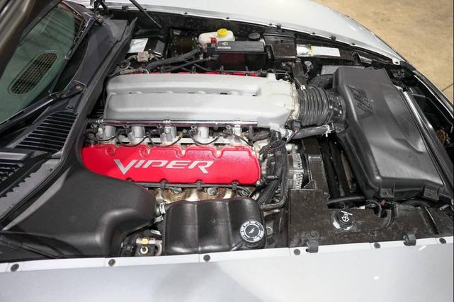 Photo of 2004 Silver Dodge Viper